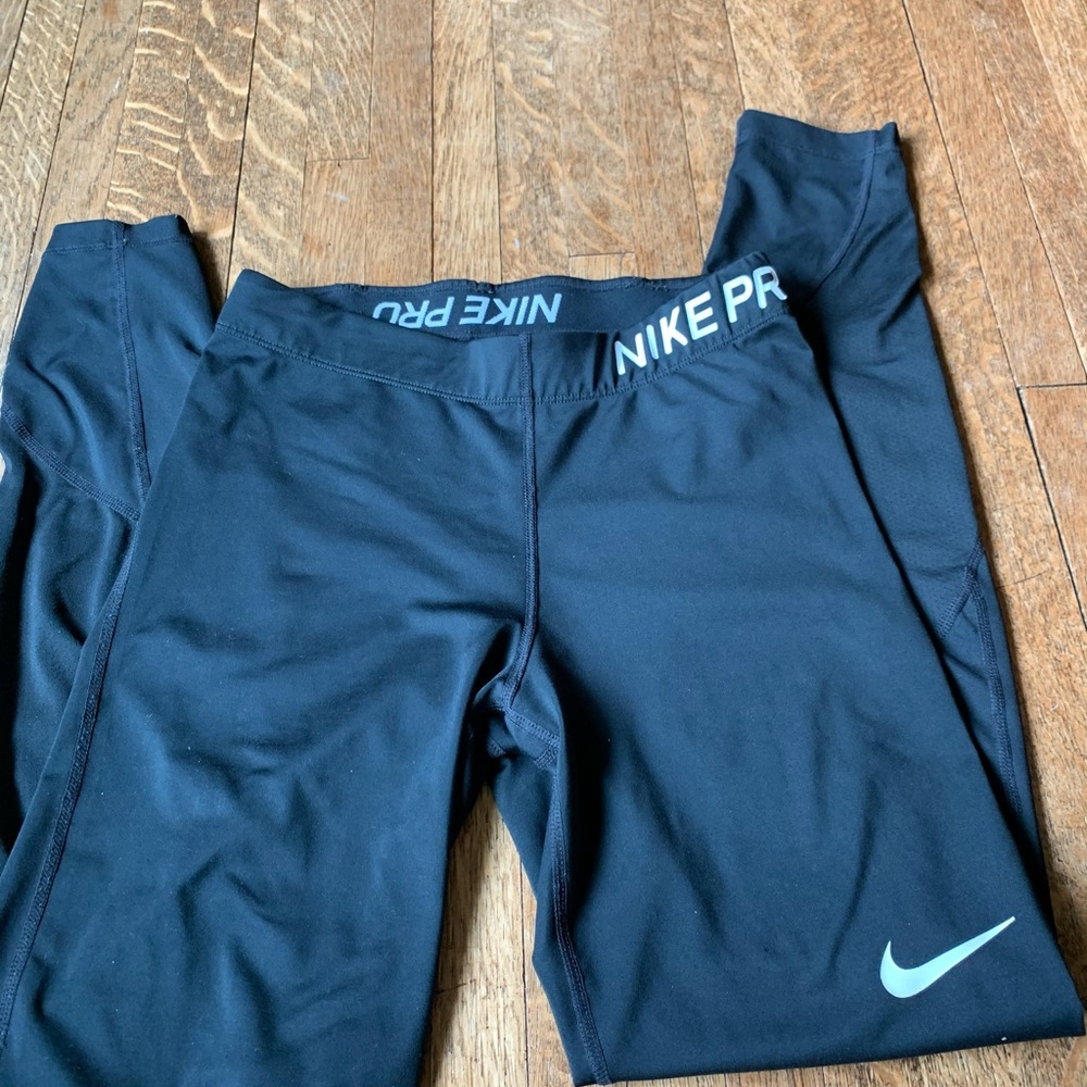 NIKE Pro Leggings